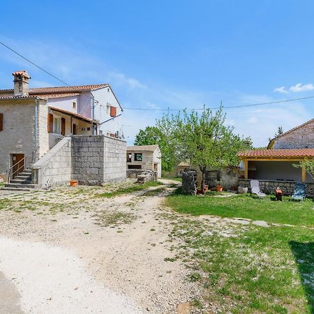 Cozy Home In Pazin With House A Panoramic View Exterior foto