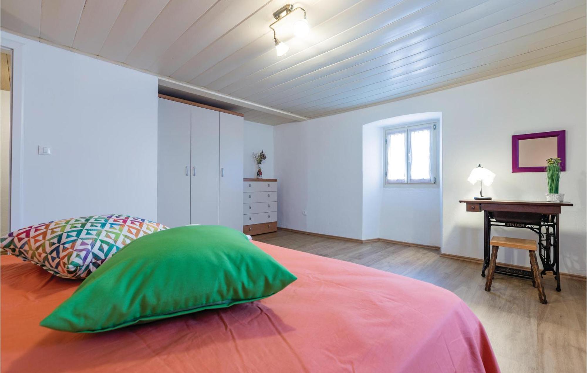 Cozy Home In Pazin With House A Panoramic View Exterior foto