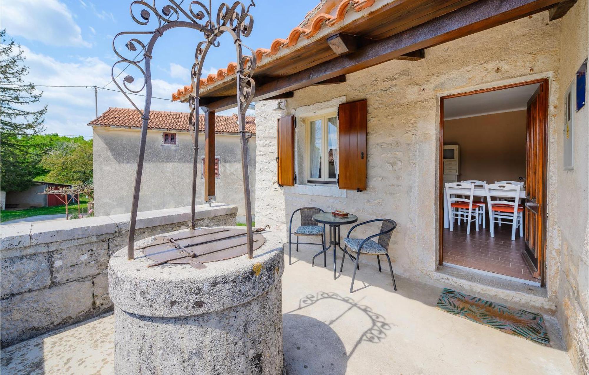 Cozy Home In Pazin With House A Panoramic View Exterior foto